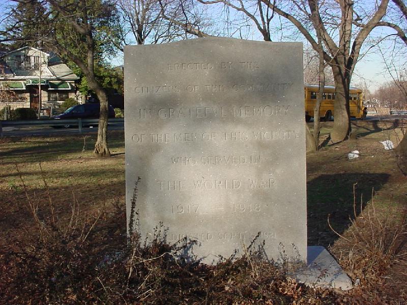 Zoom on the image : Baisley Pond Park Memorial